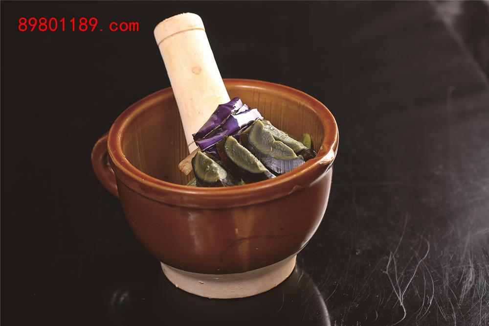 青椒茄子擂皮蛋